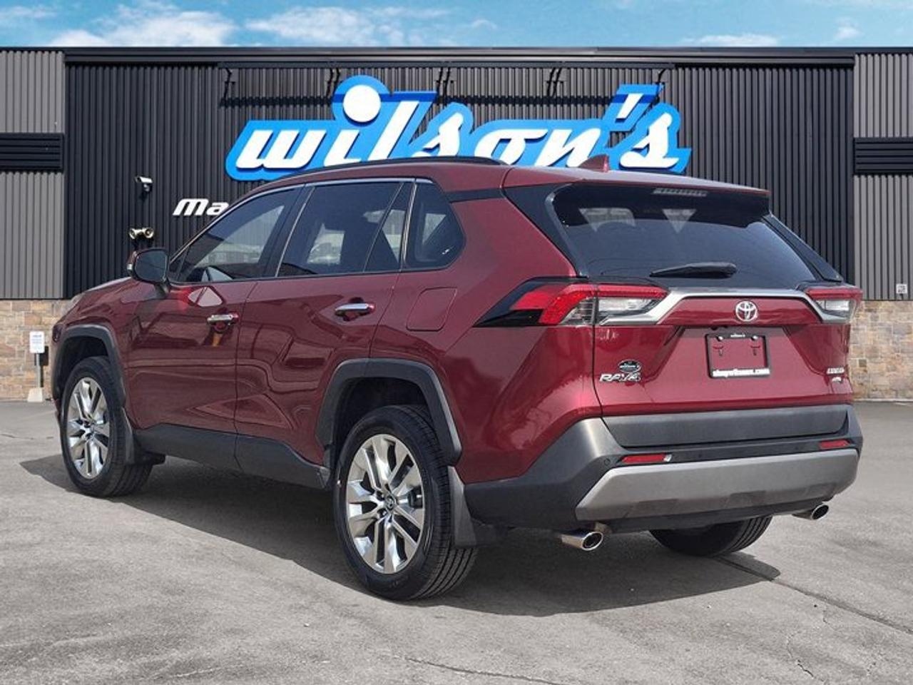 2019 Toyota RAV4 LimitedAWD | Leather | Sunroof | Heated Seats + Steering | Adaptive Cruise | Power Liftgate & More! Photo