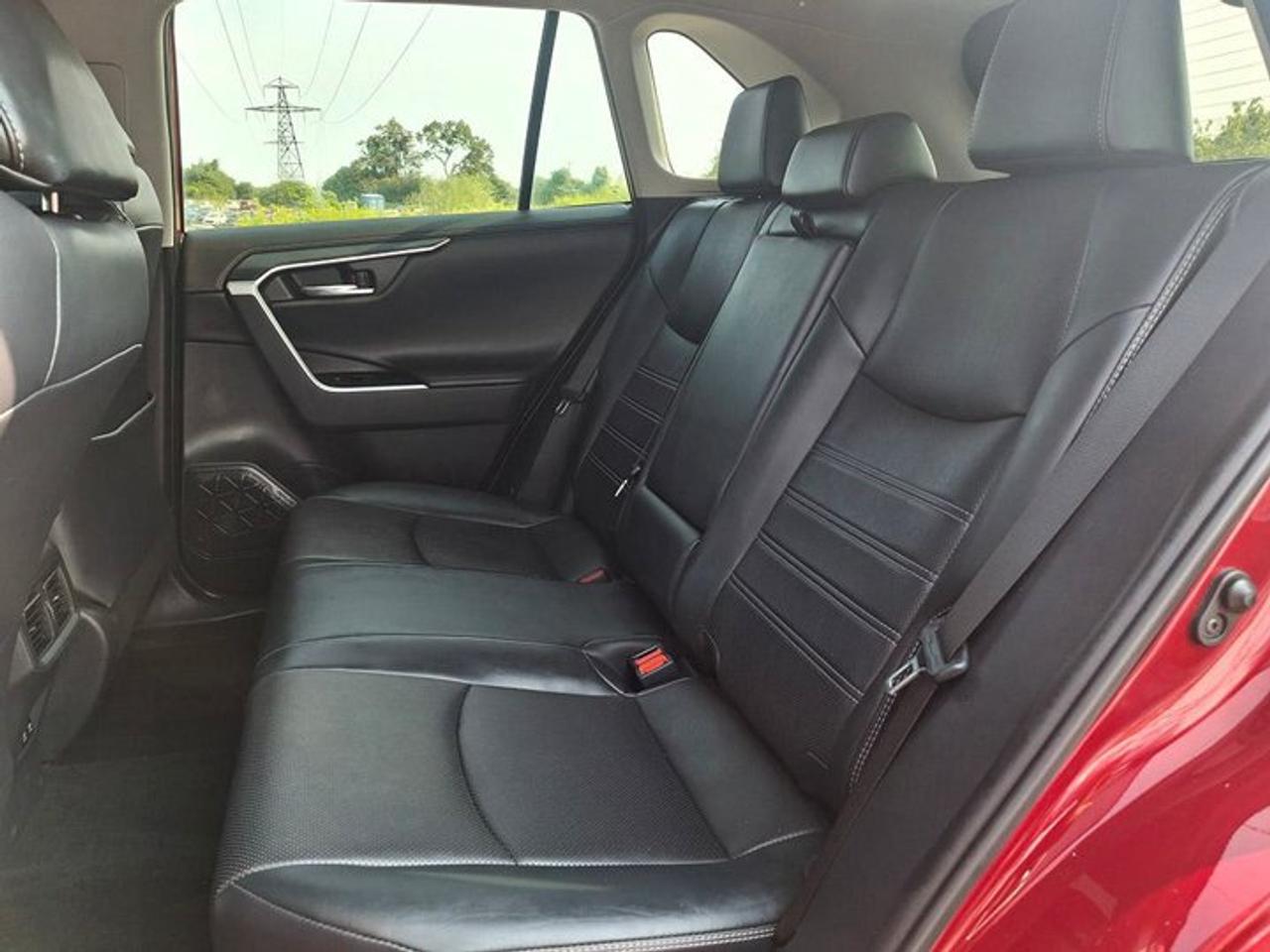 2019 Toyota RAV4 LimitedAWD | Leather | Sunroof | Heated Seats + Steering | Adaptive Cruise | Power Liftgate & More! Photo