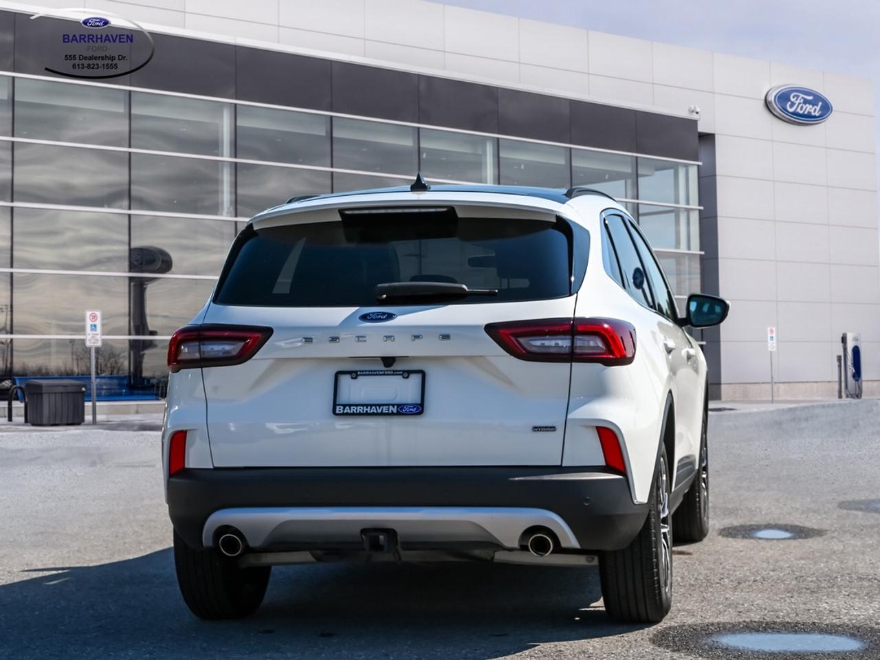 2025 Ford Escape PHEV Photo3