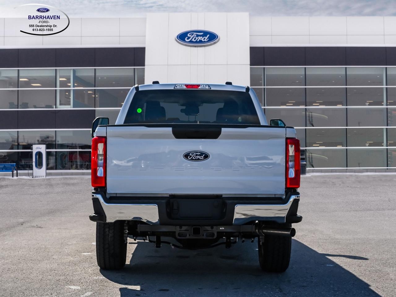 2027 Ford F-350 Super Duty SRW XLT Photo