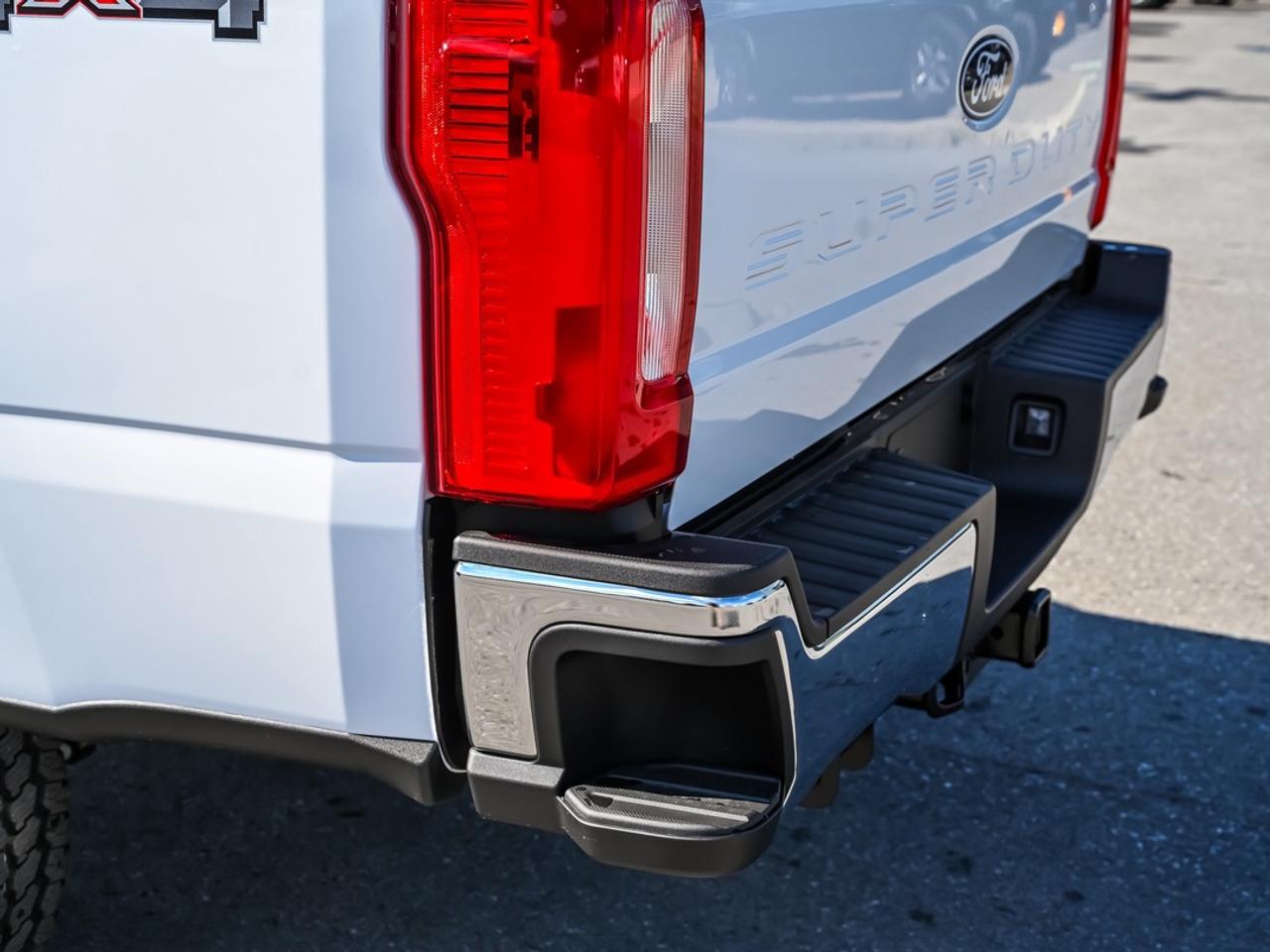 2027 Ford F-350 Super Duty SRW XLT Photo