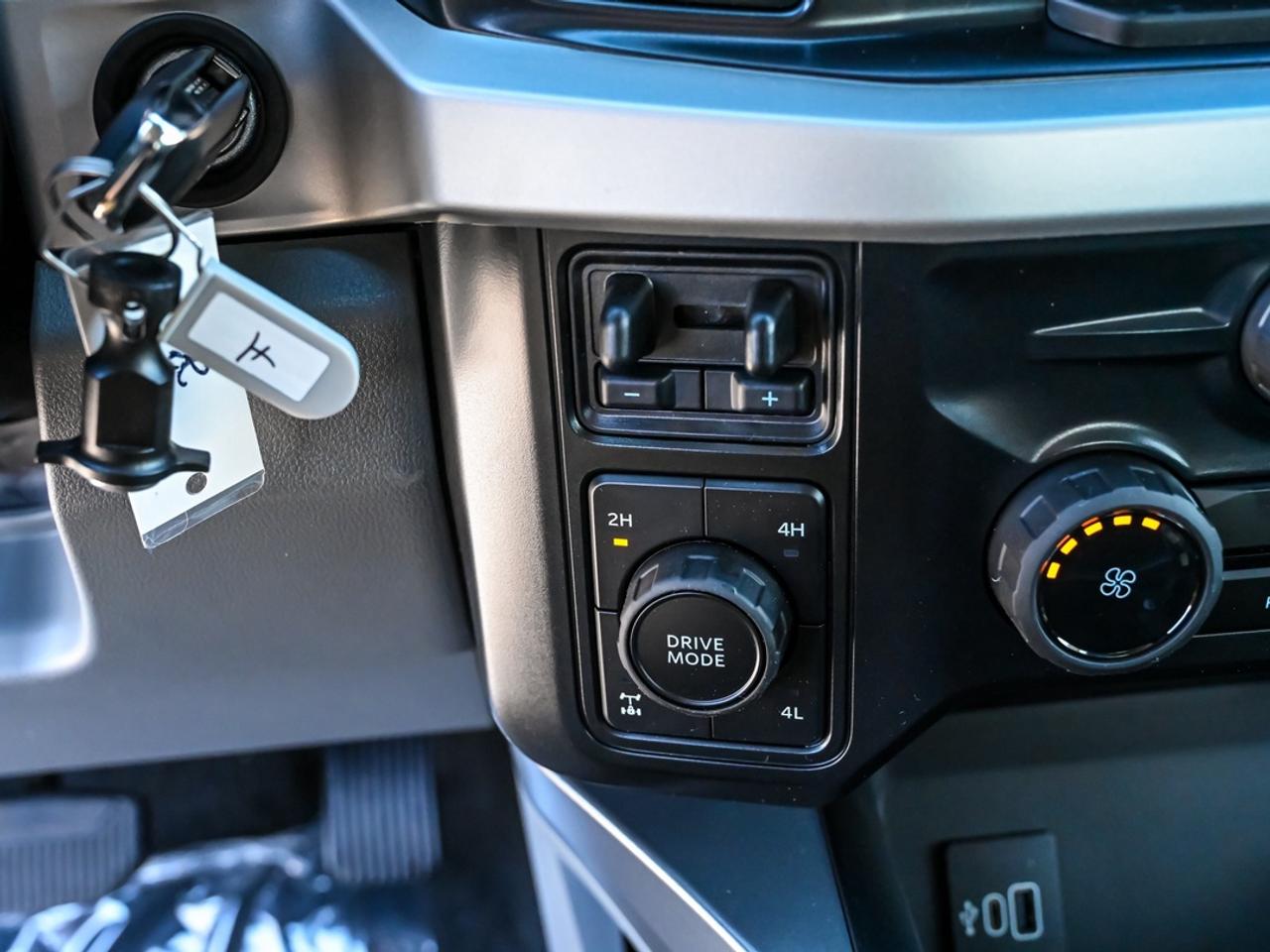 2027 Ford F-350 Super Duty SRW XLT Photo