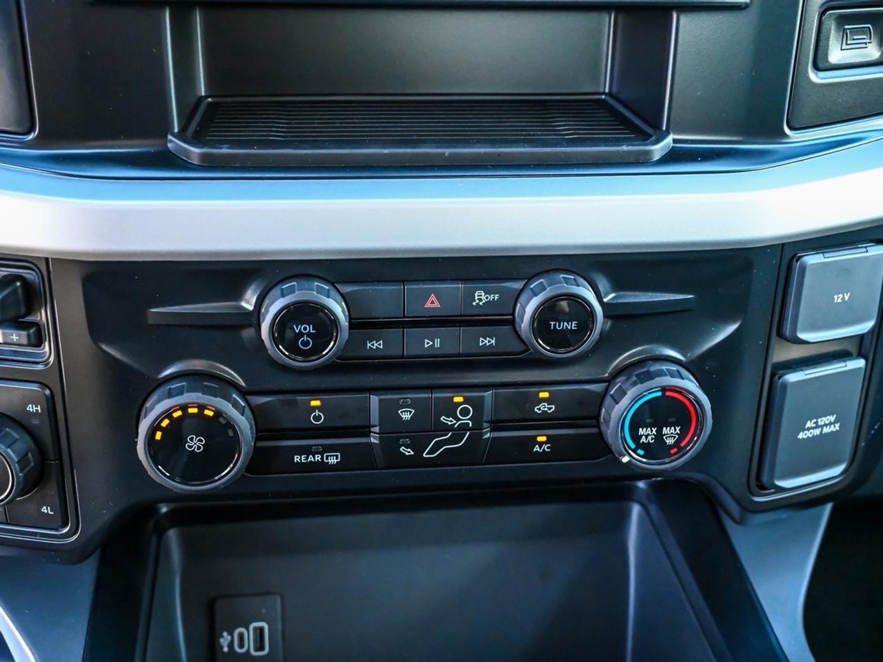 2027 Ford F-350 Super Duty SRW XLT Photo
