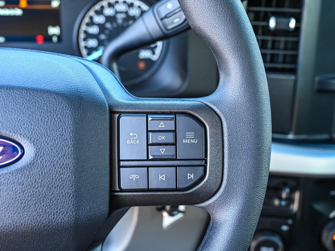 2027 Ford F-350 Super Duty SRW XLT Photo