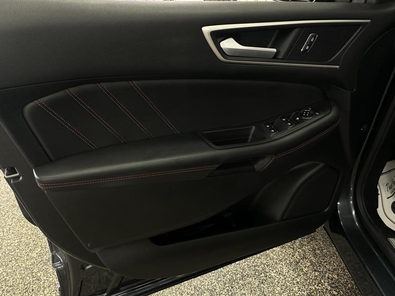 2023 Ford Edge ST Line ST LINE AWD - 33KM/OFF 1 OWNER LEASE! Photo