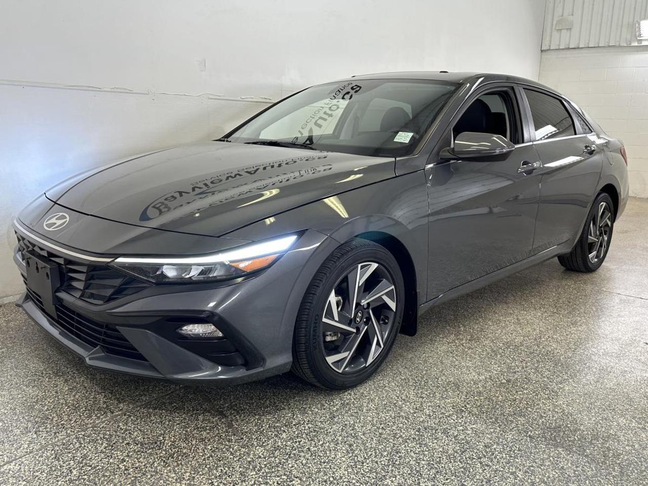 2025 Hyundai Elantra Luxury - LEATHER/SUNROOF/25KM/OFF HYUNDAI 1 OWNER LEASE! Photo