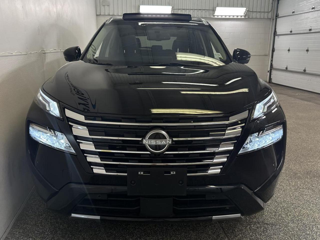 2024 Nissan Rogue Platinum AWD PLATINUM - BLACK LEATHER/PANO/NAVI/15KM/1 OWNER LEASE RETURN! Photo