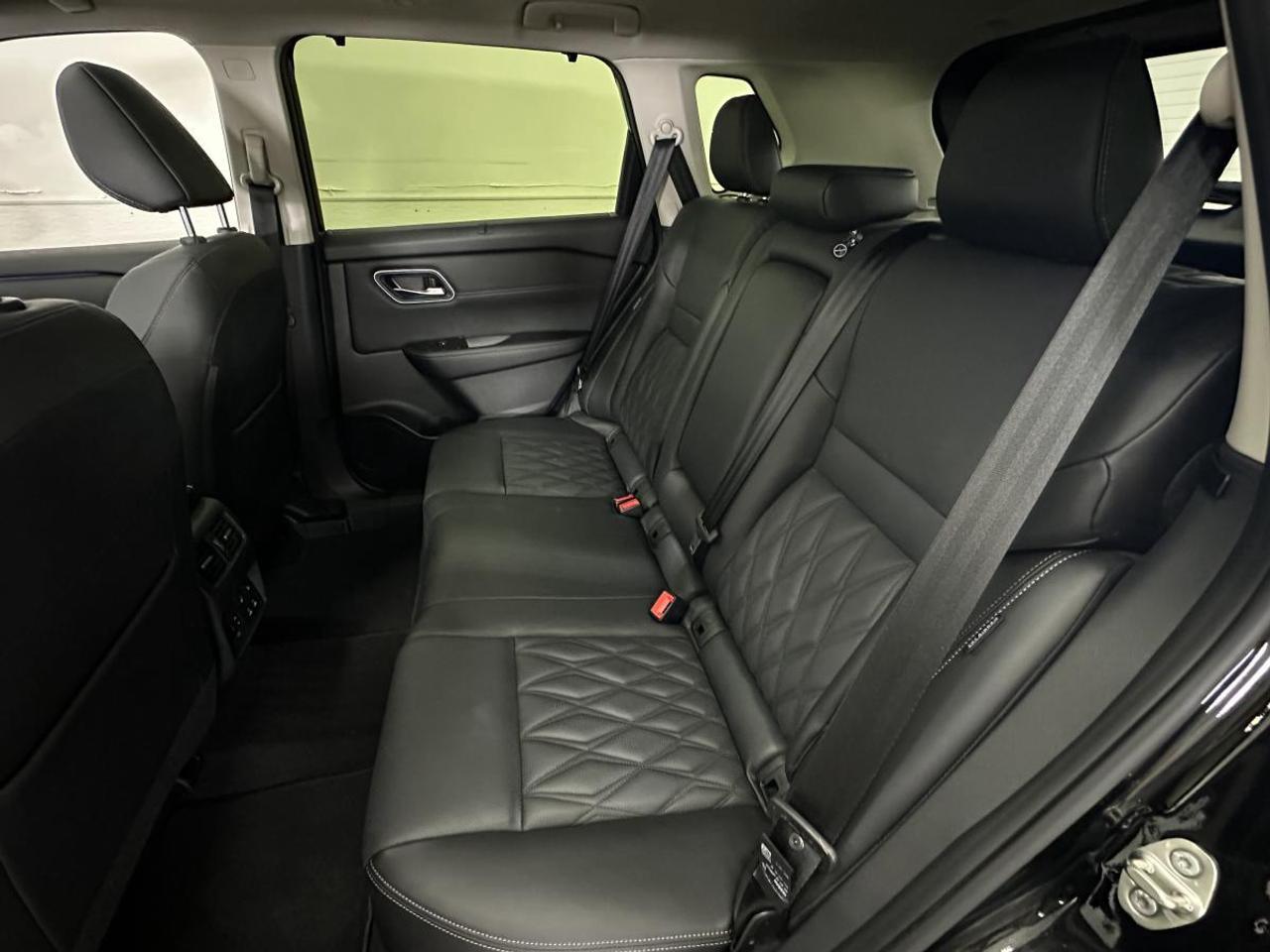 2024 Nissan Rogue Platinum AWD PLATINUM - BLACK LEATHER/PANO/NAVI/15KM/1 OWNER LEASE RETURN! Photo