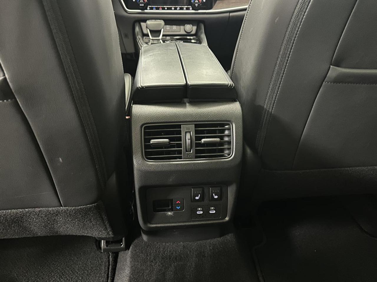 2024 Nissan Rogue Platinum AWD PLATINUM - BLACK LEATHER/PANO/NAVI/15KM/1 OWNER LEASE RETURN! Photo