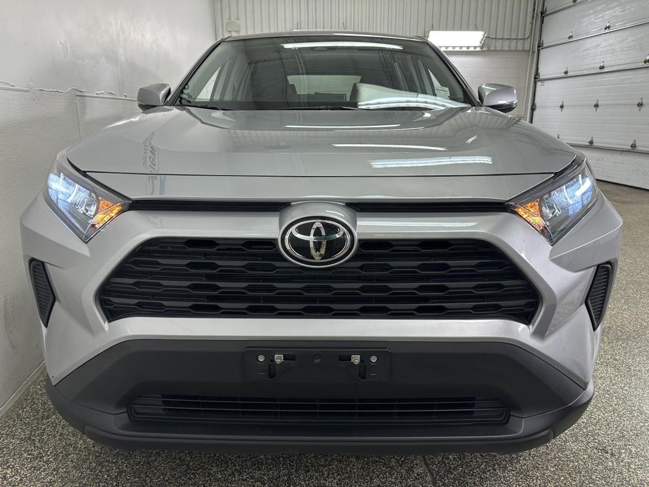 2024 Toyota RAV4 LE AWD - 25,000KM/DIRECT OFF TOYOTA LEASE! Photo5