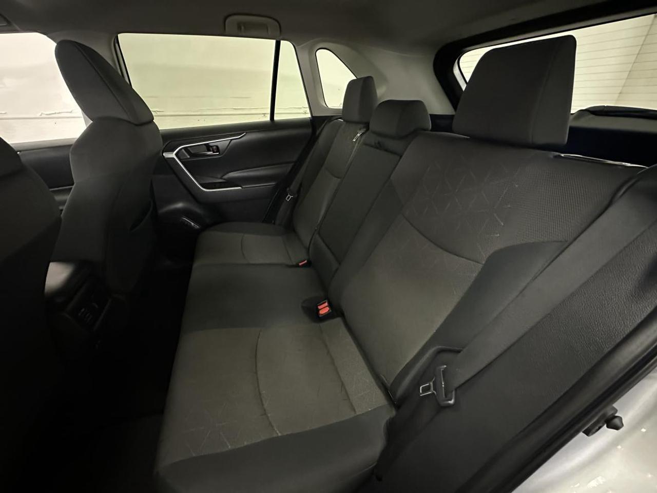 2024 Toyota RAV4 LE AWD - 25,000KM/DIRECT OFF TOYOTA LEASE! Photo
