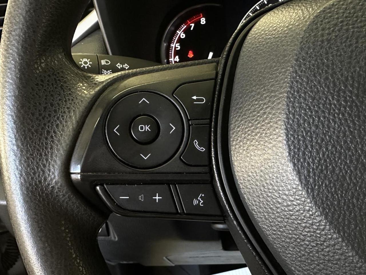 2024 Toyota RAV4 LE AWD - 25,000KM/DIRECT OFF TOYOTA LEASE! Photo