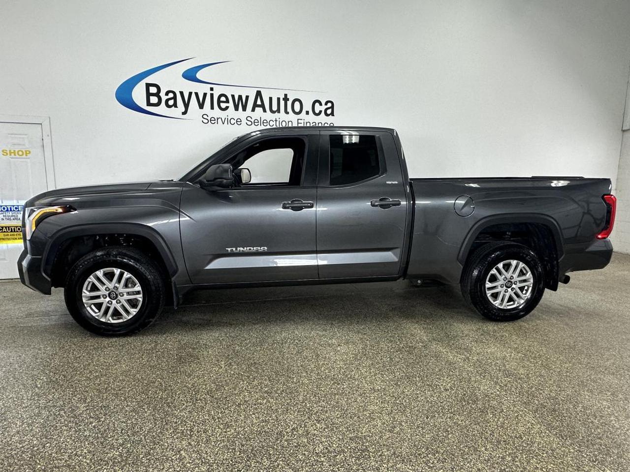 2025 Toyota Tundra SR 4x4- - ADAPTIVE CRUISE/PWR SEAT/48KM/OFF 1 OWNER LEASE! Photo
