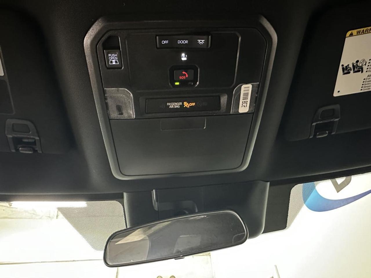 2025 Toyota Tundra SR 4x4- - ADAPTIVE CRUISE/PWR SEAT/48KM/OFF 1 OWNER LEASE! Photo