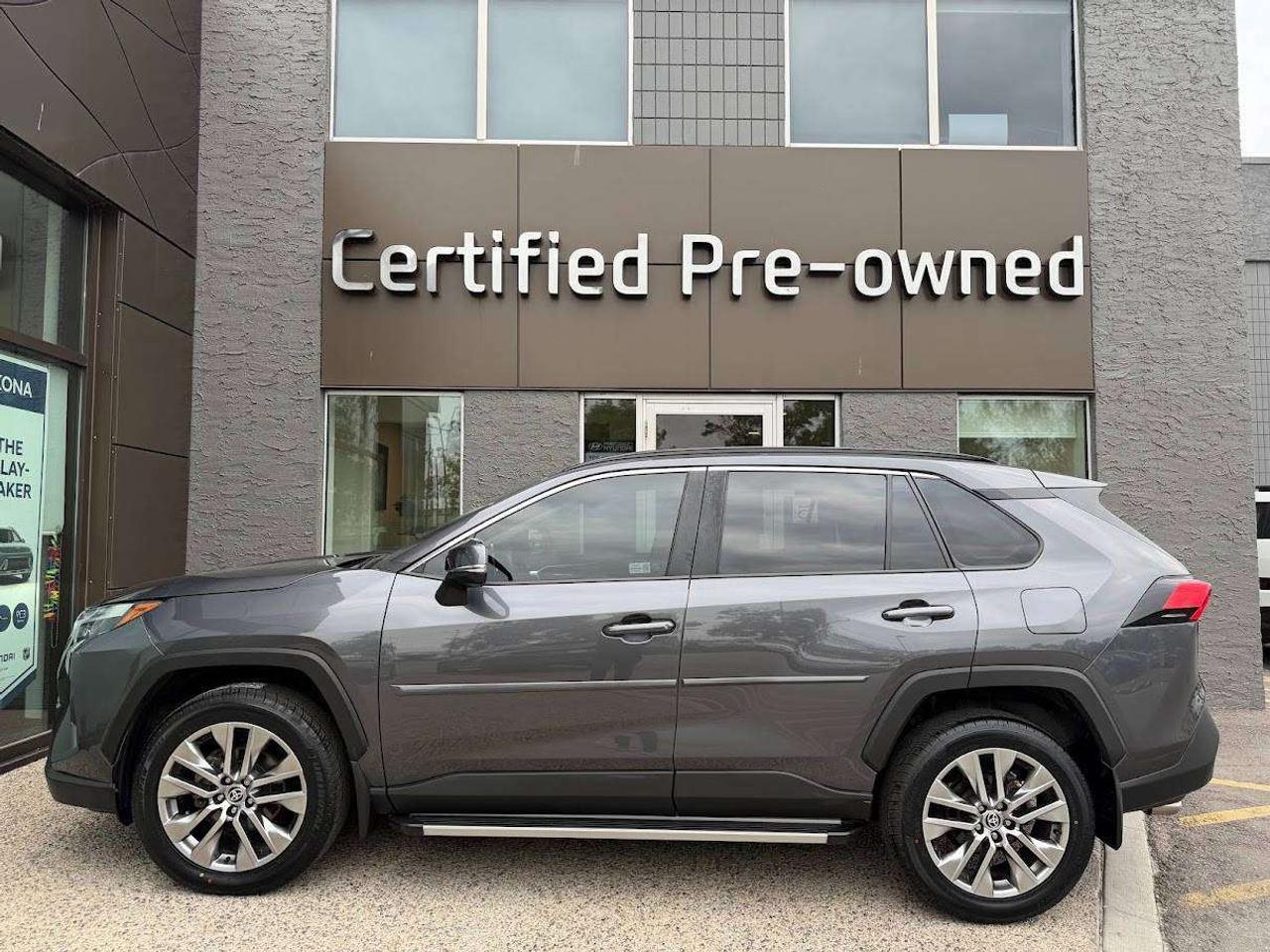 Used 2023 Toyota RAV4 XLE PREMIUM w/ AWD / LEATHER / SUNROOF for sale in Calgary, AB