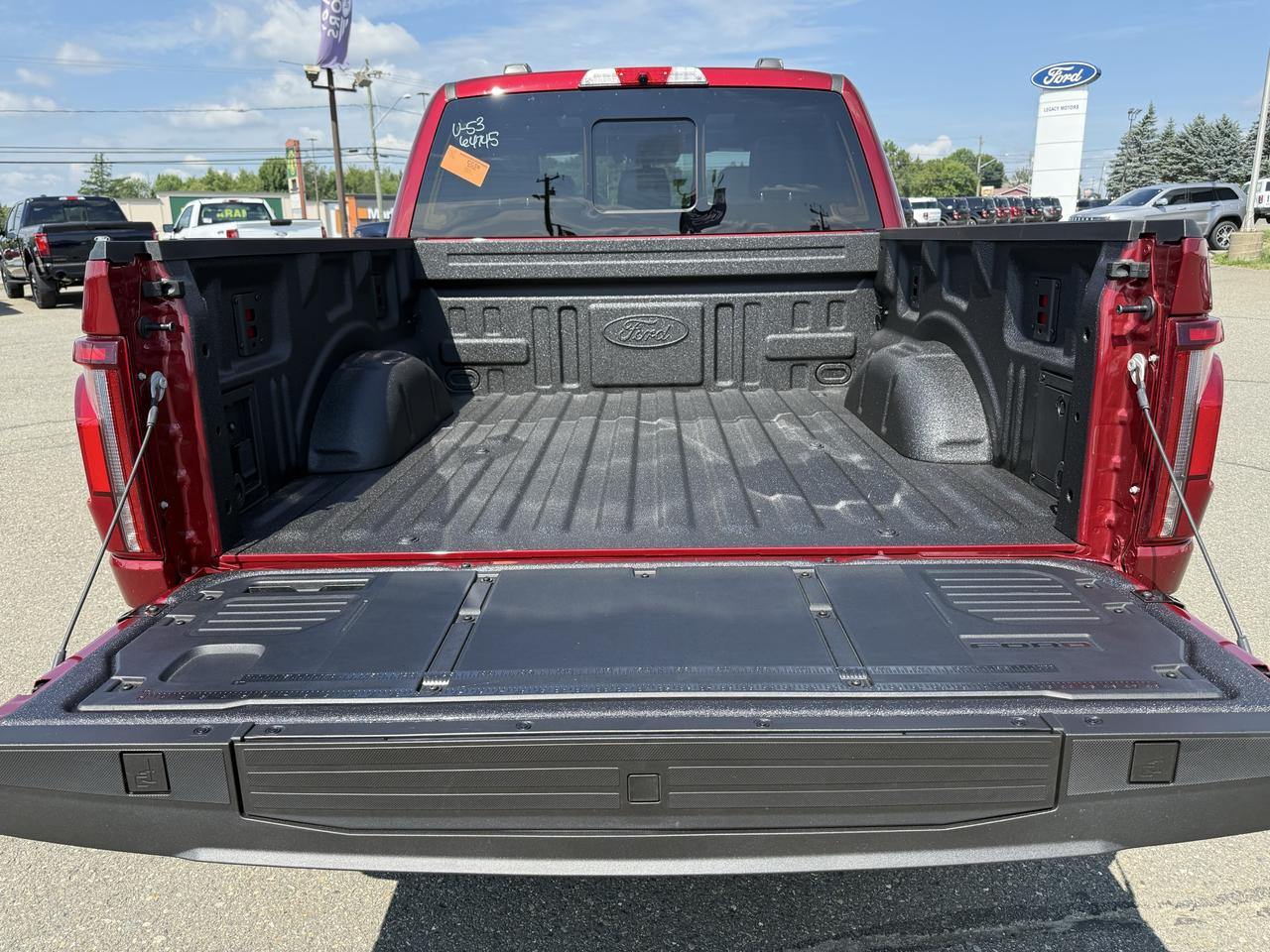 2026 Ford F-150 Platinum 4WD SuperCrew 5.5' Box Photo3
