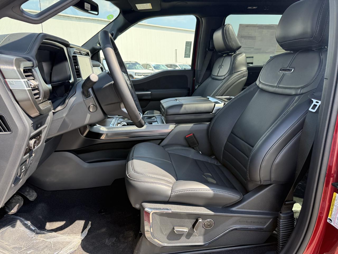 2026 Ford F-150 Platinum 4WD SuperCrew 5.5' Box Photo4