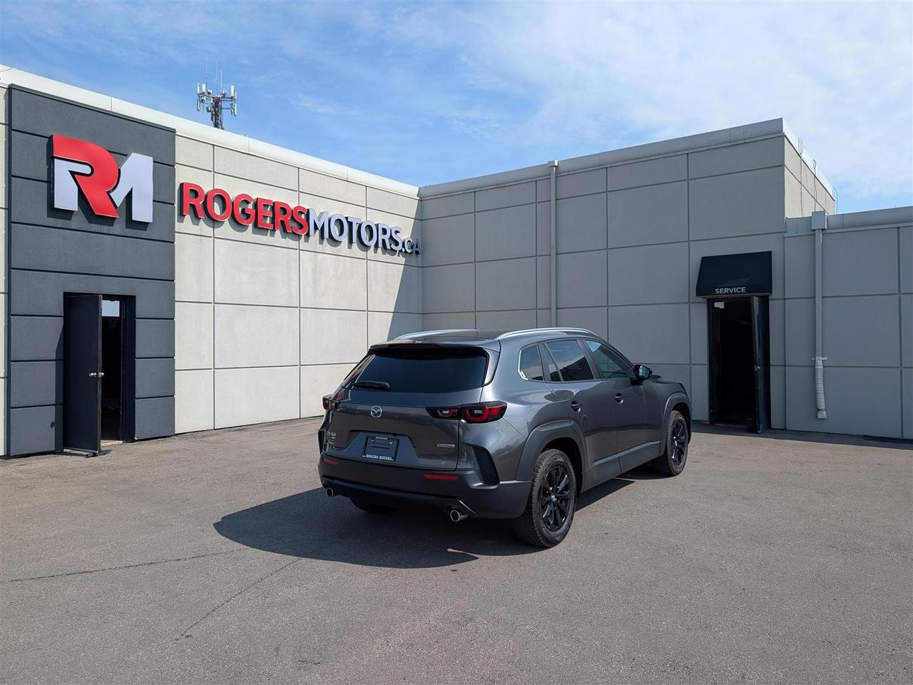 2024 Mazda CX-50 GS-L AWD - PANO ROOF - REV CAM - TECH FEATS- Photo