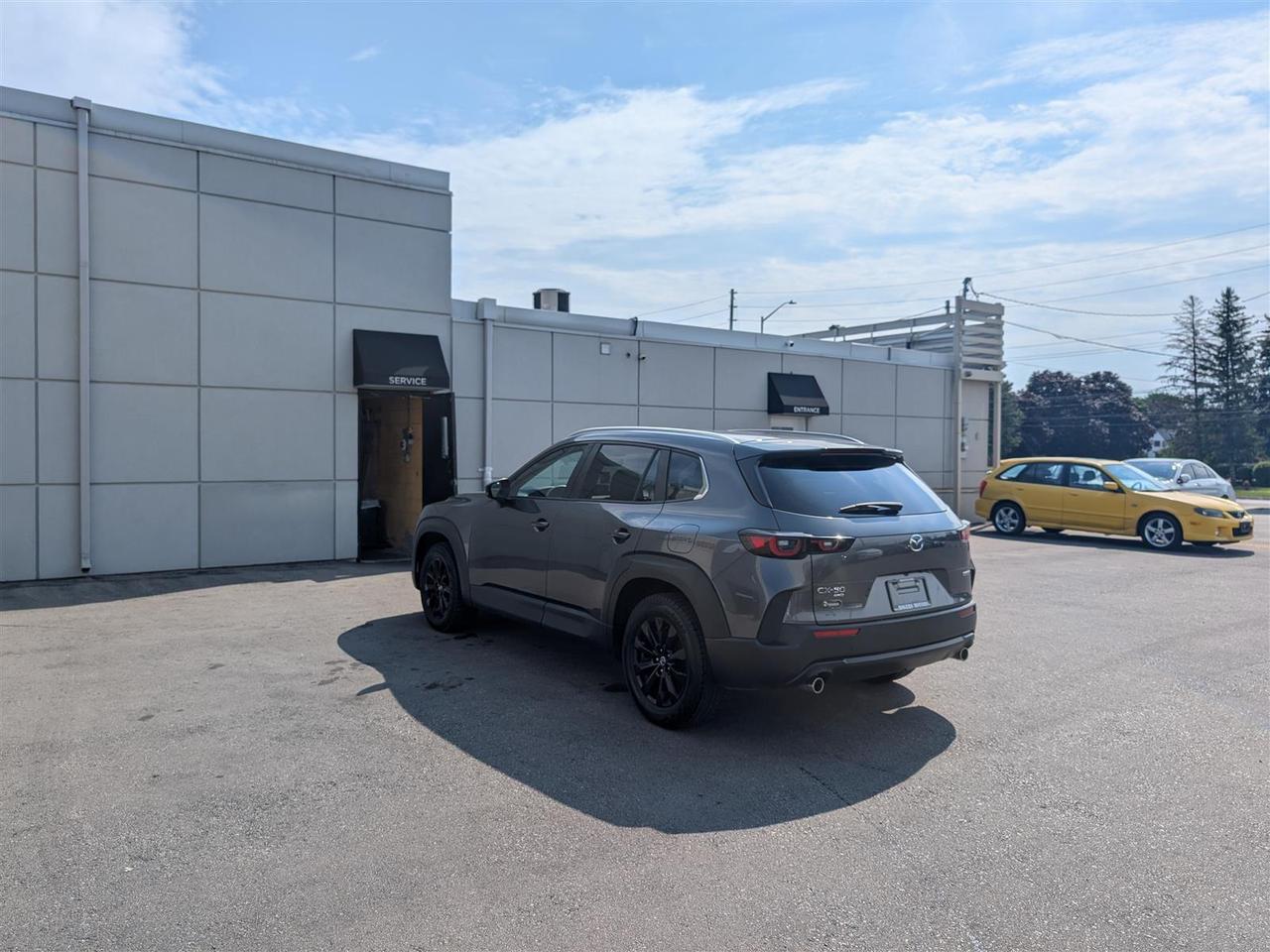 2024 Mazda CX-50 GS-L AWD - PANO ROOF - REV CAM - TECH FEATS- Photo