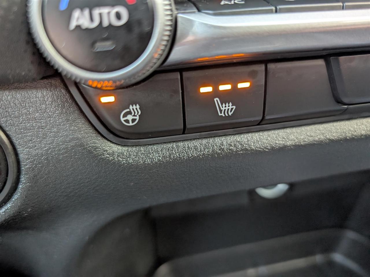 2024 Mazda CX-50 GS-L AWD - PANO ROOF - REV CAM - TECH FEATS- Photo