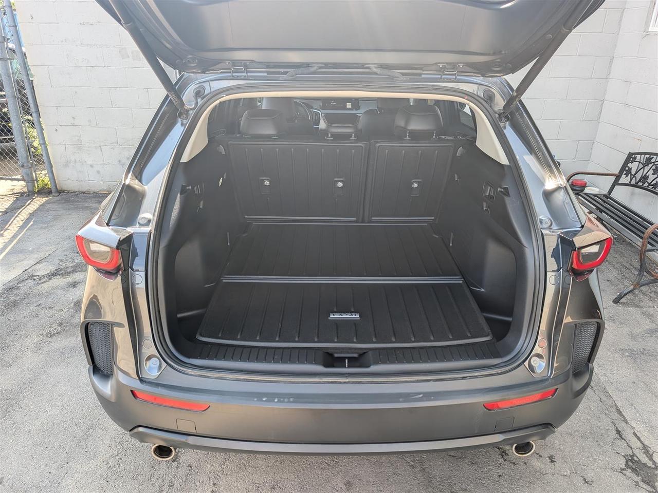 2024 Mazda CX-50 GS-L AWD - PANO ROOF - REV CAM - TECH FEATS- Photo