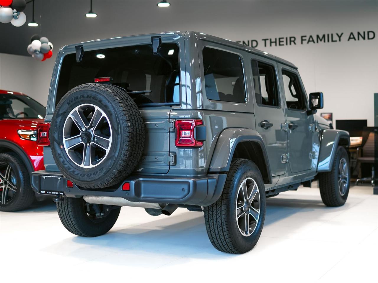 2023 Jeep Wrangler SAHARA | NO ACCIDENTS | LEATHER | NAV | BLIND | 4X4 Photo