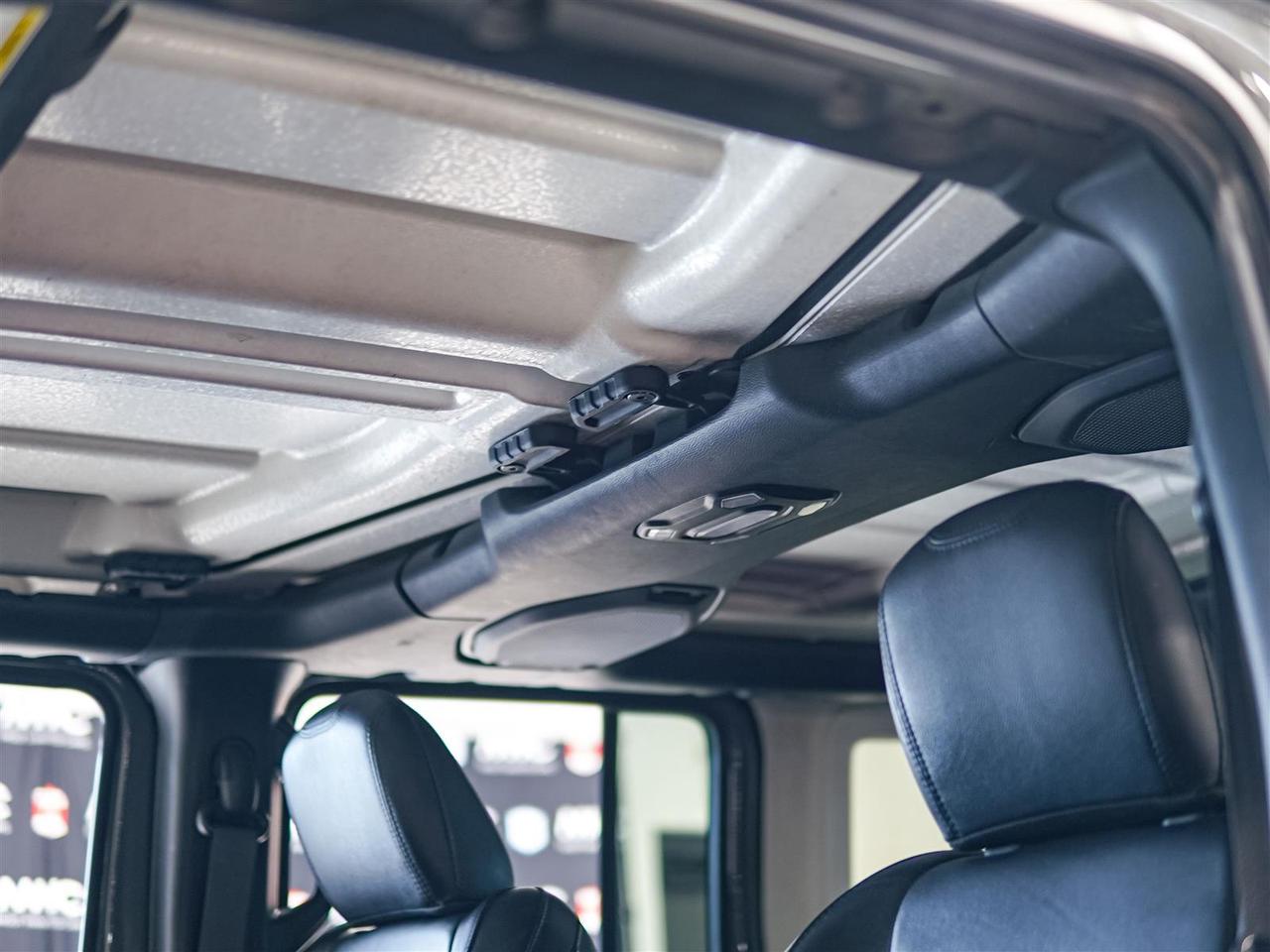 2023 Jeep Wrangler SAHARA | NO ACCIDENTS | LEATHER | NAV | BLIND | 4X4 Photo