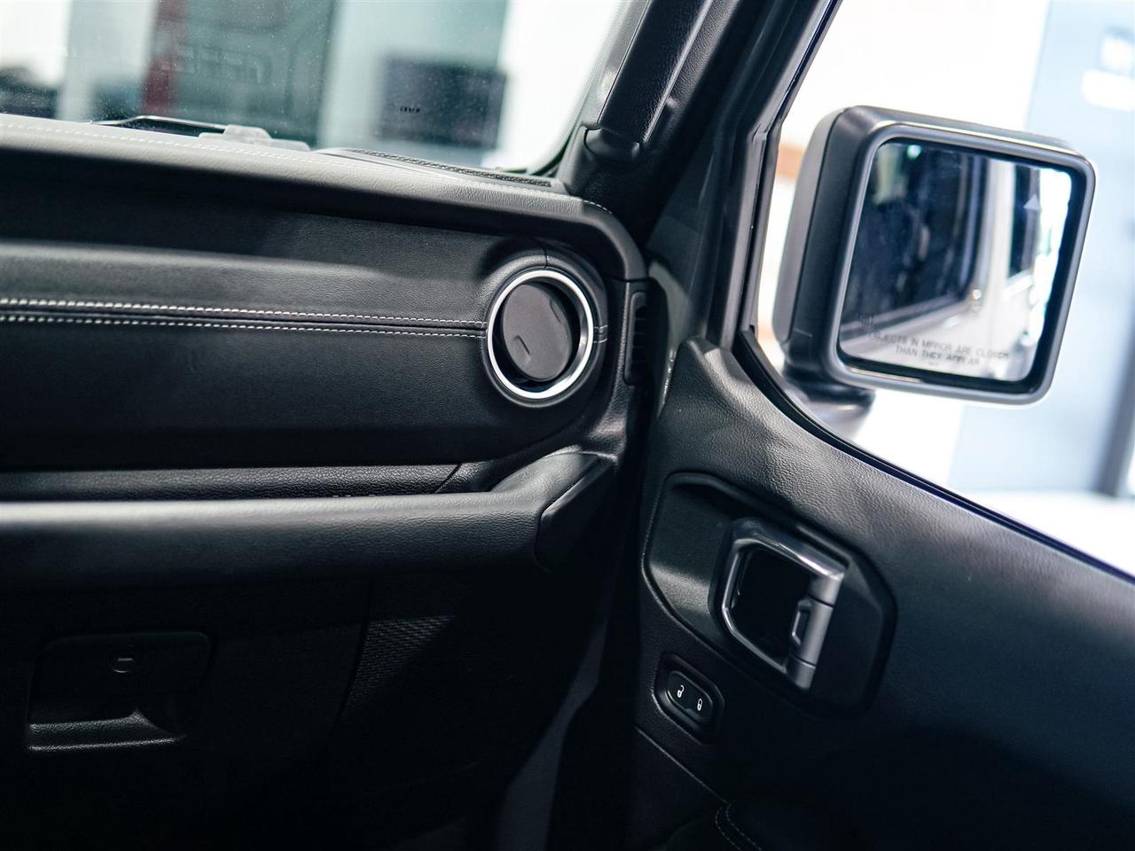 2023 Jeep Wrangler SAHARA | NO ACCIDENTS | LEATHER | NAV | BLIND | 4X4 Photo
