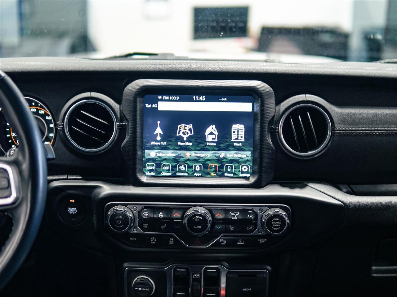 2023 Jeep Wrangler SAHARA | NO ACCIDENTS | LEATHER | NAV | BLIND | 4X4 Photo