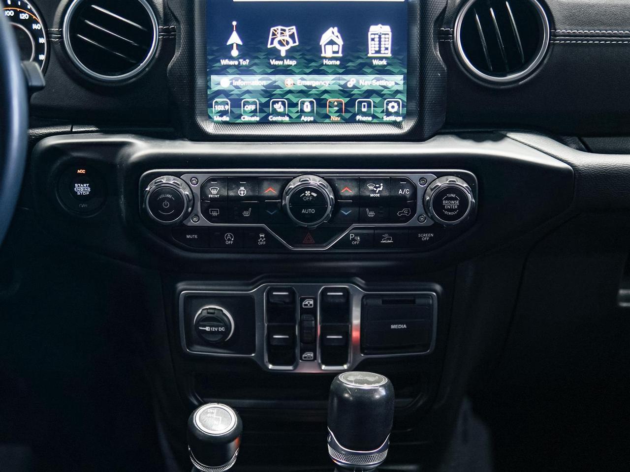 2023 Jeep Wrangler SAHARA | NO ACCIDENTS | LEATHER | NAV | BLIND | 4X4 Photo