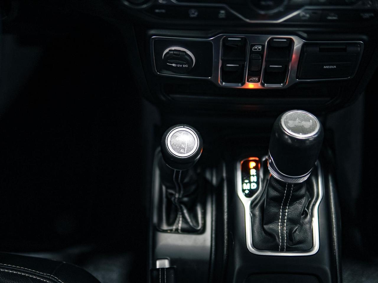 2023 Jeep Wrangler SAHARA | NO ACCIDENTS | LEATHER | NAV | BLIND | 4X4 Photo