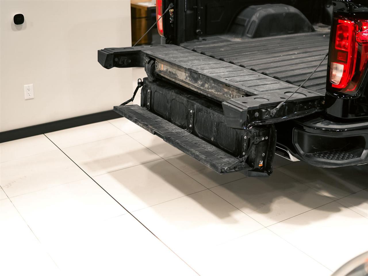 2024 GMC Sierra 1500 ELEVATION | 4X4 | 3.0 DIESEL | BLK PKG | NO ACCIDENTS Photo