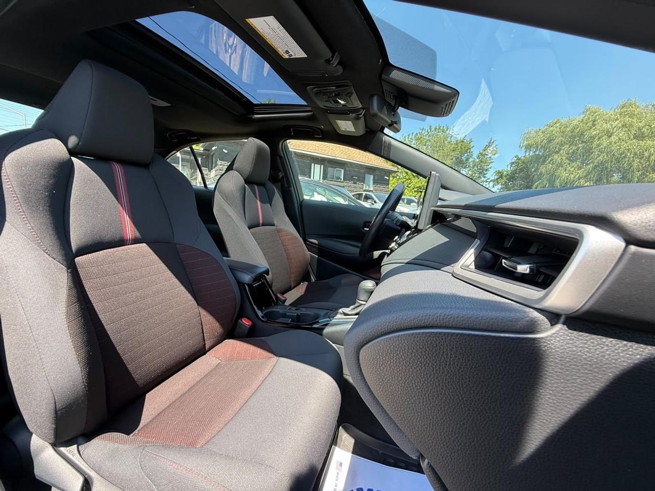 2024 Toyota Corolla SE Photo
