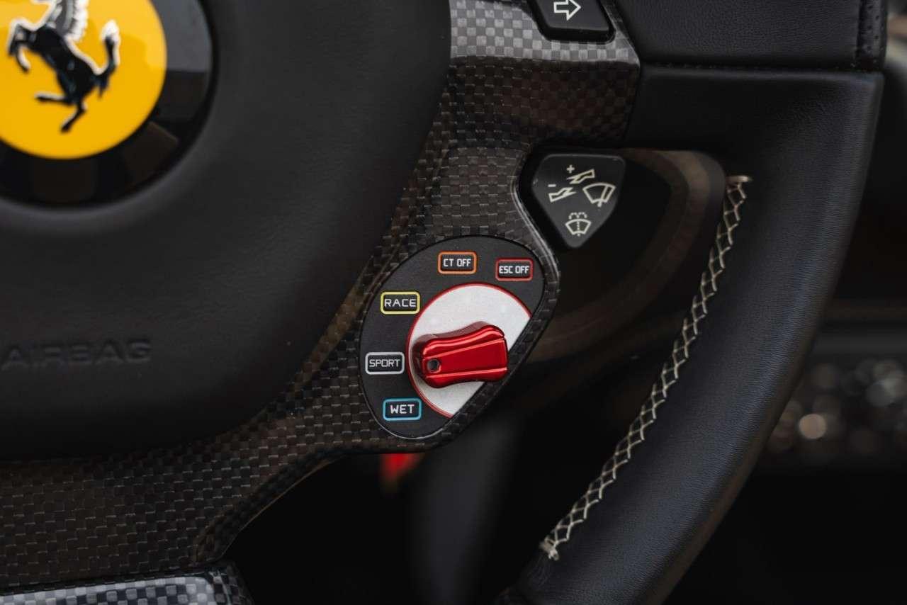2013 Ferrari 458 2dr Conv Photo
