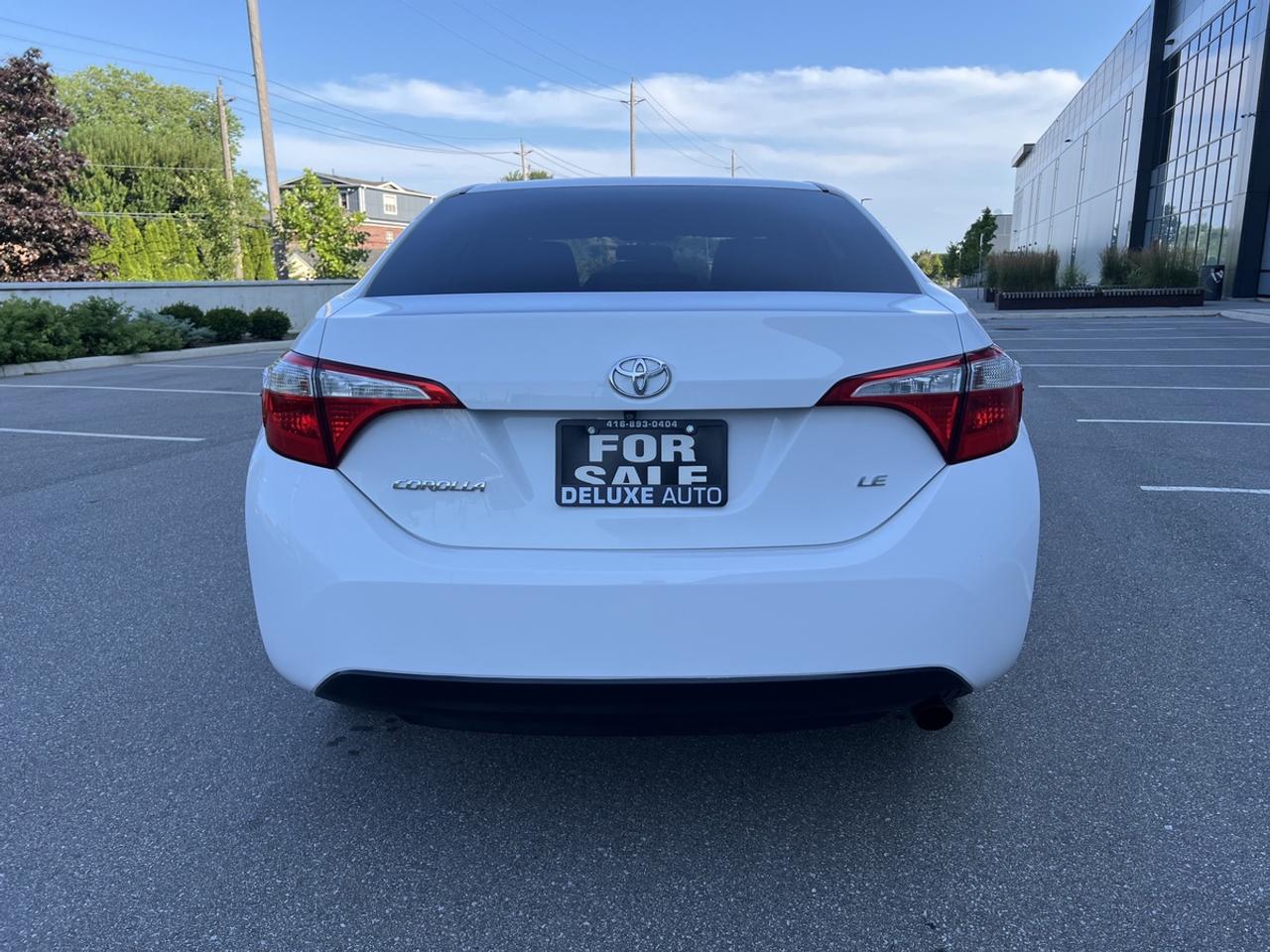 2015 Toyota Corolla LE Photo