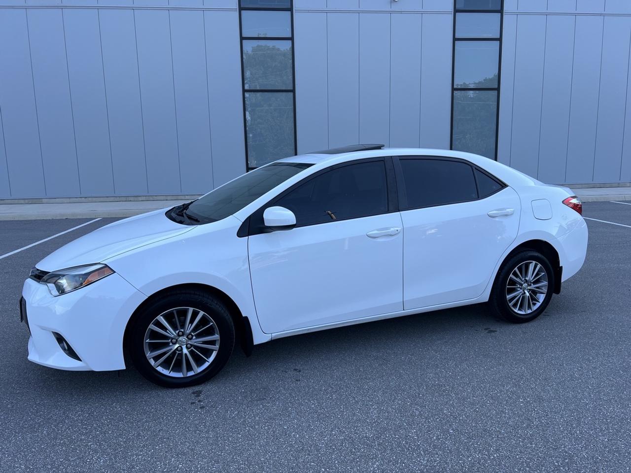 2015 Toyota Corolla LE Photo
