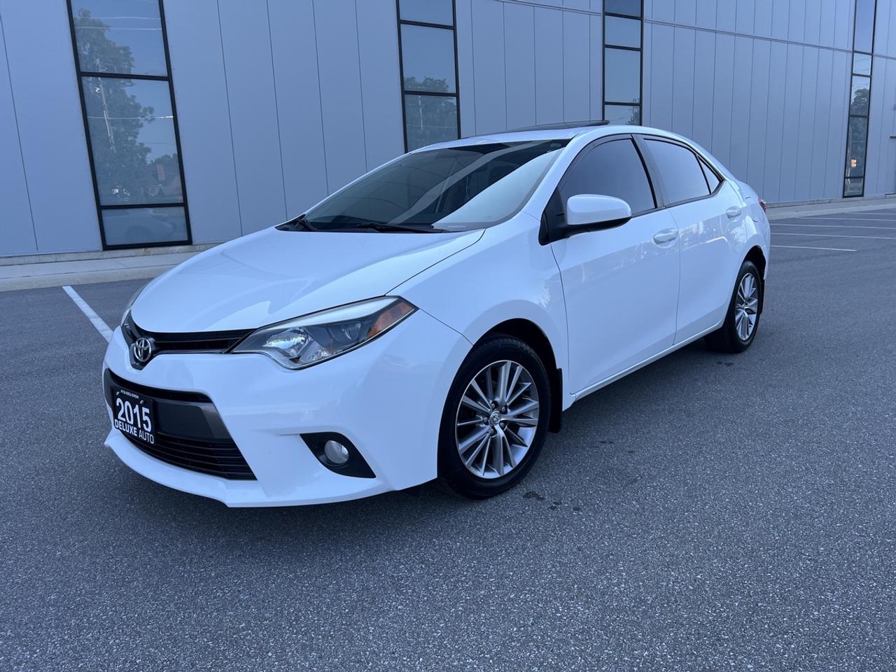 2015 Toyota Corolla LE Photo0