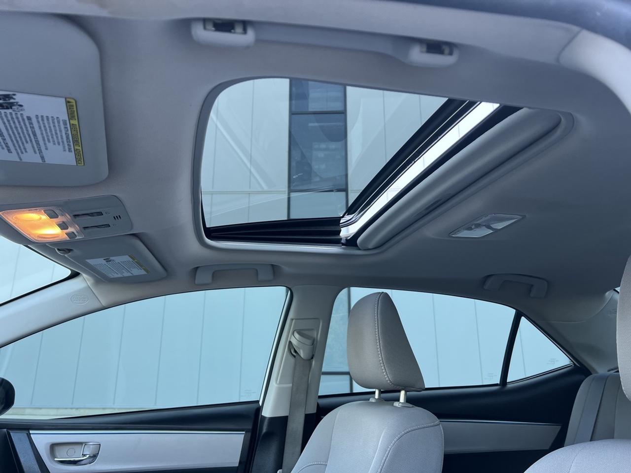 2015 Toyota Corolla LE Photo