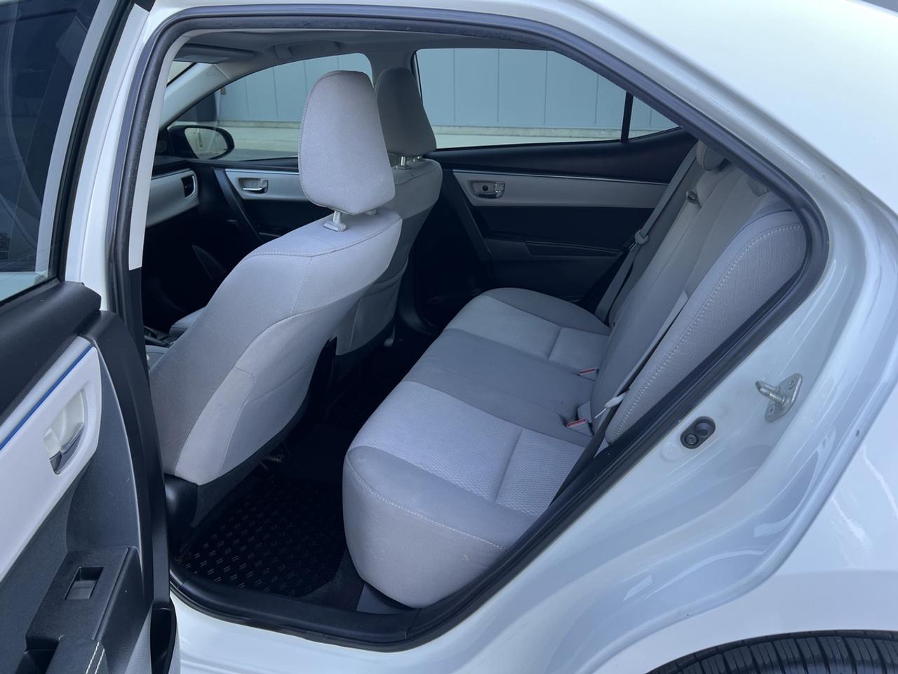 2015 Toyota Corolla LE Photo