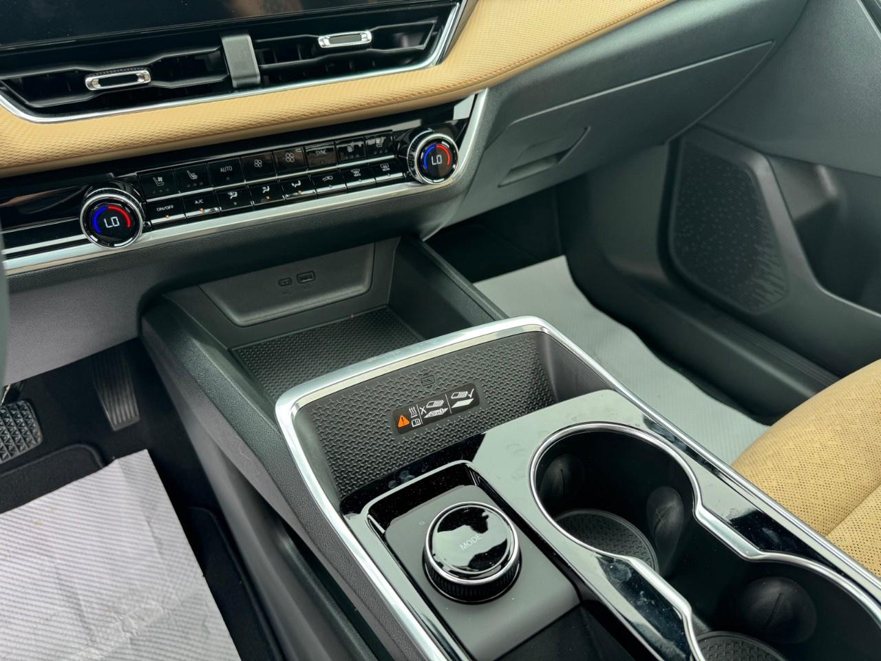 2027 Chevrolet Equinox AWD ACTIV Photo