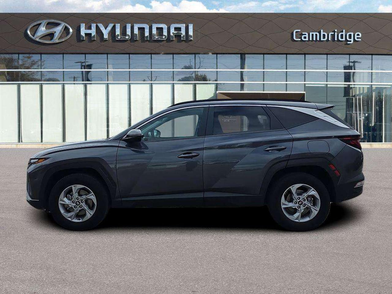 2022 Hyundai Tucson Preferred   NO ACCIDENTS HEATSEATS 7.9L/100KM Photo