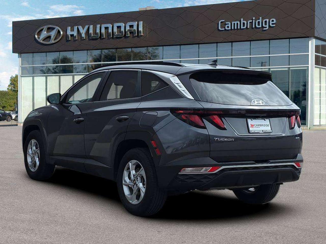 2022 Hyundai Tucson Preferred   NO ACCIDENTS HEATSEATS 7.9L/100KM Photo