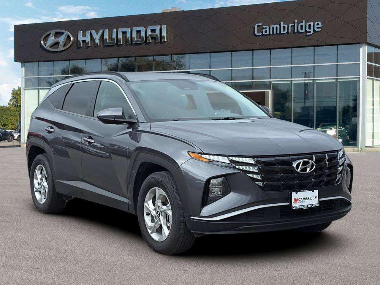 2022 Hyundai Tucson Preferred   NO ACCIDENTS HEATSEATS 7.9L/100KM Photo