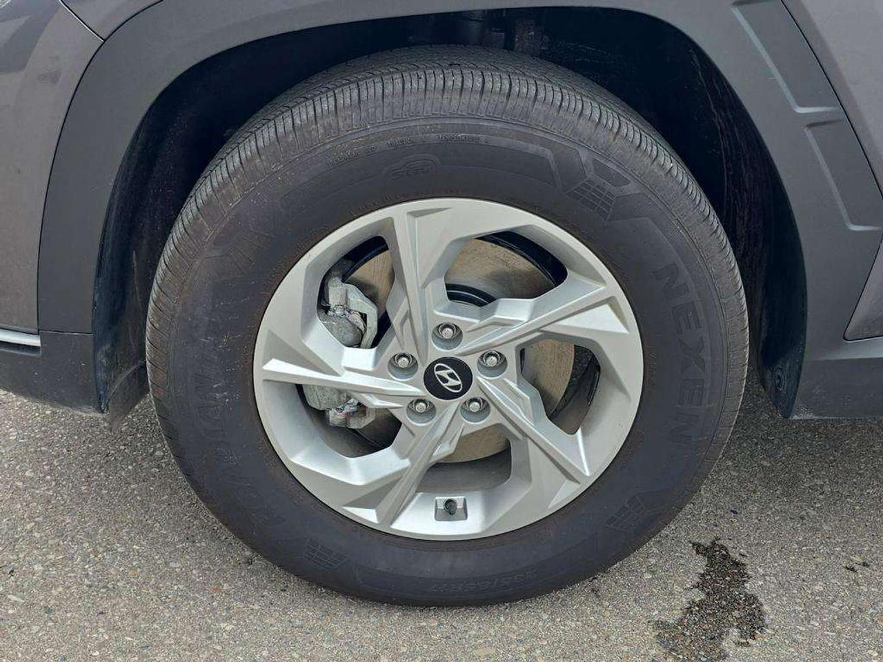 2022 Hyundai Tucson Preferred   NO ACCIDENTS HEATSEATS 7.9L/100KM Photo