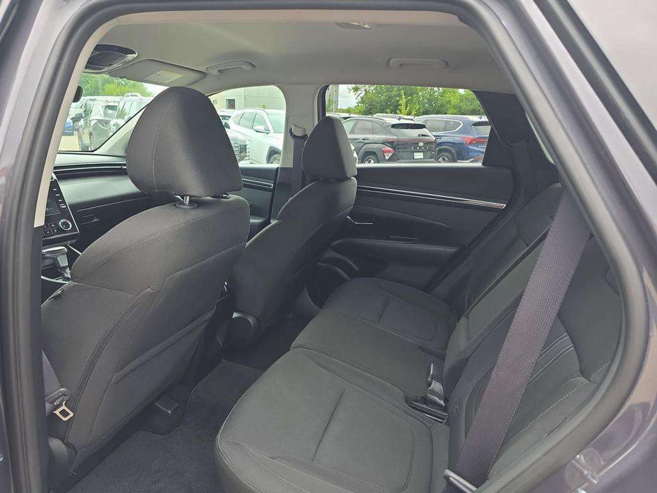 2022 Hyundai Tucson Preferred   NO ACCIDENTS HEATSEATS 7.9L/100KM Photo