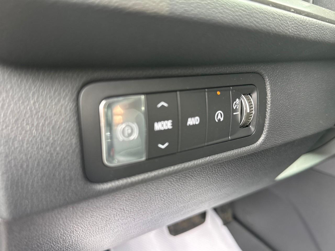 2026 Chevrolet Traverse AWD 4dr LT Photo