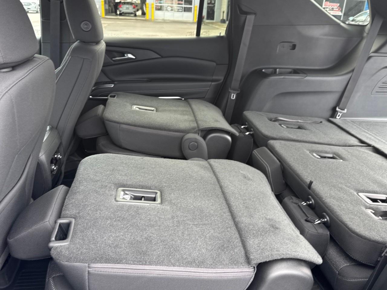 2026 Chevrolet Traverse AWD 4dr LT Photo