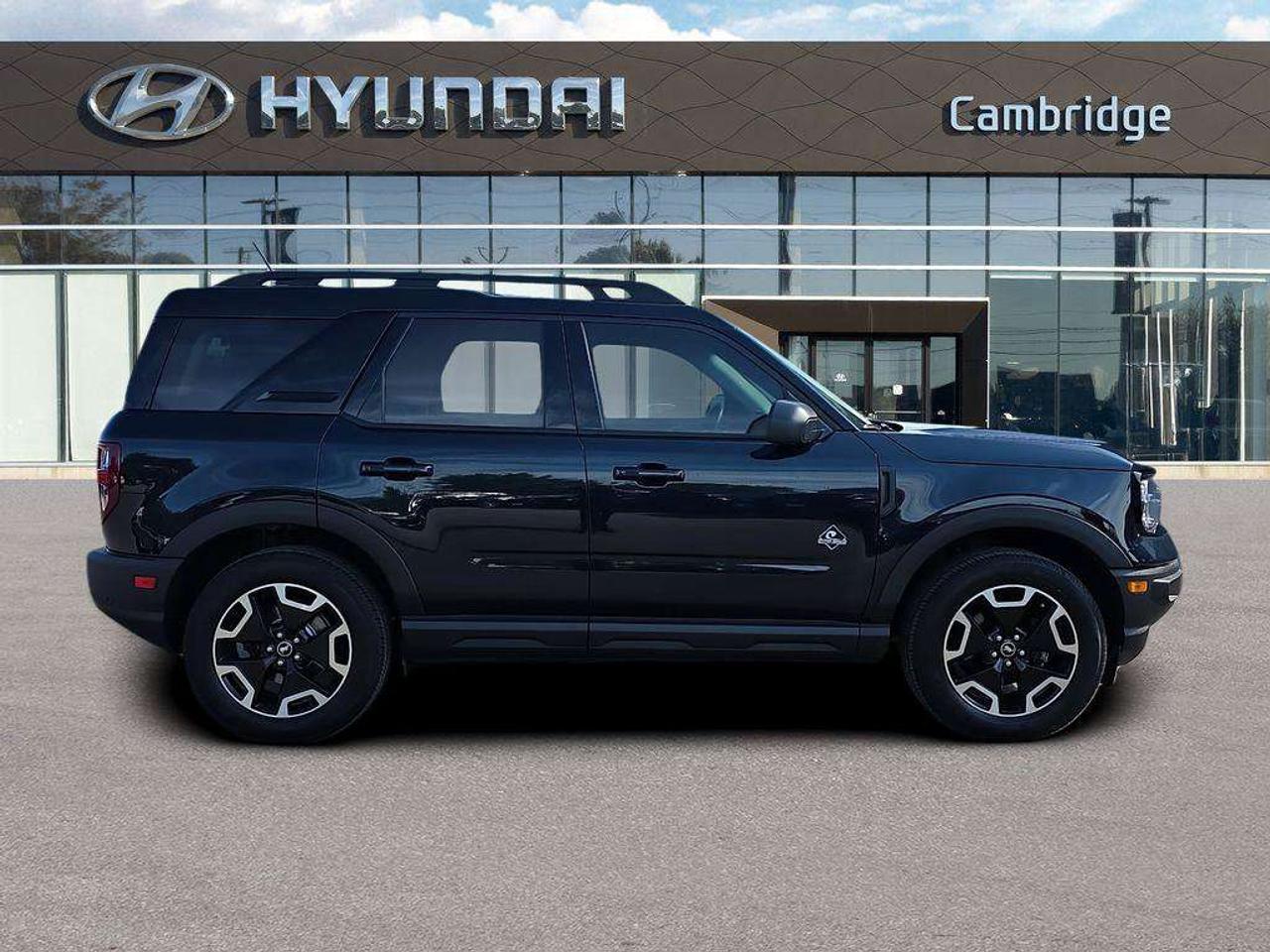 2023 Ford Bronco Sport Outer Banks   NO ACCIDENTS LEATHER 8.4L/100KM Photo