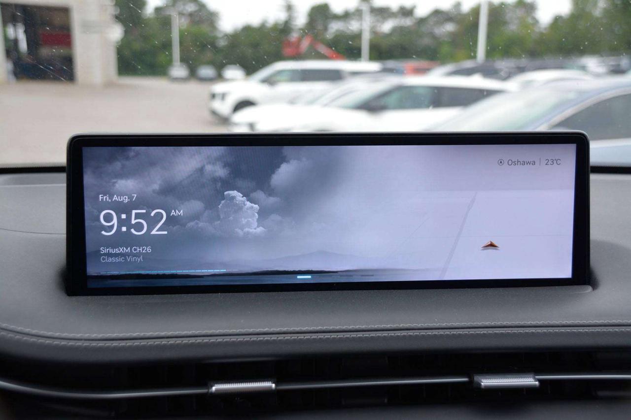 2024 Genesis GV70 2.5T Advanced Photo
