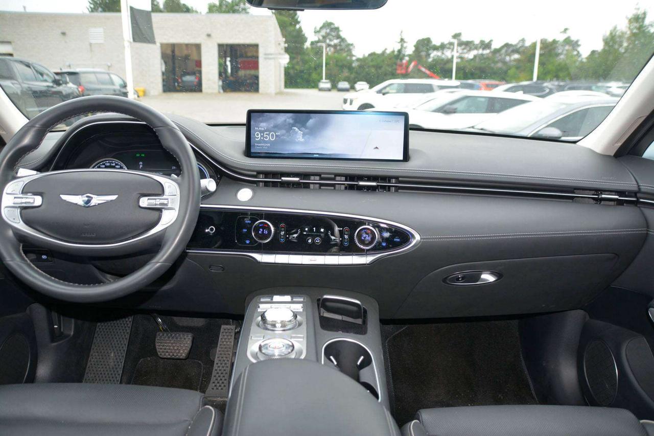 2024 Genesis GV70 2.5T Advanced Photo